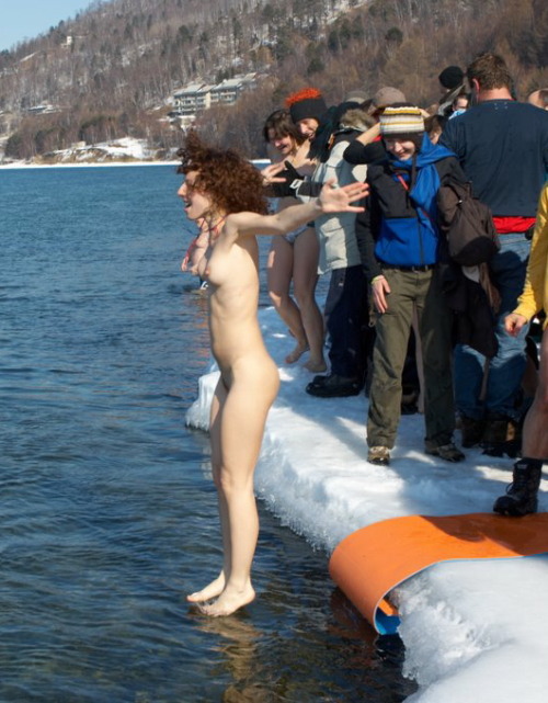 Porn Pics Nude Winter Plunge