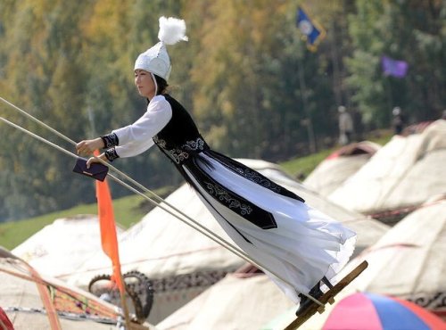 katnissthedemigod:derinthemadscientist:songs-of-the-east: Scenes from the 2016 World Nomad Games