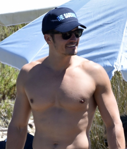 brothafan:  Orlando Bloom got a nice piece of meat and body