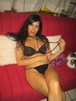 ricoishard:  Sexy Latina likes to show off.