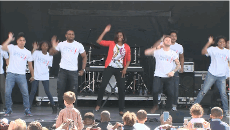 tormans-space:kenyagoldengirl:  Michelle Obama breaks it down at Easter Egg Roll