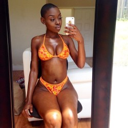 blackbeautiesintheworld:  Main Blog-Â http://sighiamhere.tumblr.com/