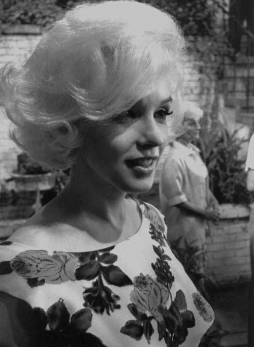 infinitemarilynmonroe: Marilyn Monroe on adult photos