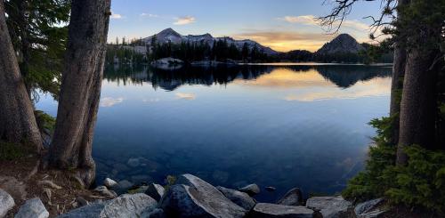 oneshotolive:  Evening at Lake of the Woods, Desolation Wilderness, California [OC] [8118x3976] 📷: TrailStone 