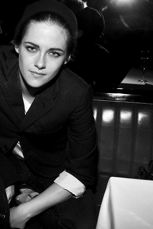tript0thesky:  must-be-a-lesbian:  bae  like, holy fuck i can’t even 