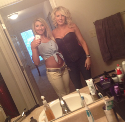 milfs-selfie:  Real name: Melissa Married: