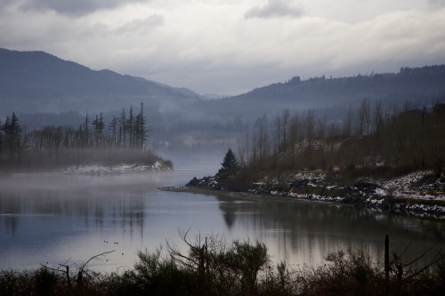 naturalsceneries:I took this photo in Portland, Oregon last week. Beautiful drive on the way toward Hood River, Oregon.