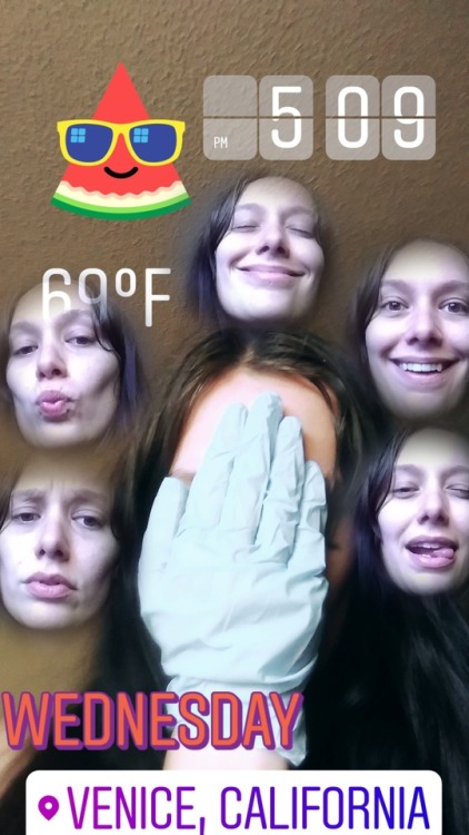 https://gloveslover.tumblr.com/post/163298030073