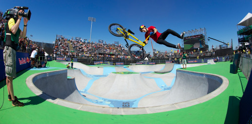 xgames: Do you have what it takes to master the double tailwhip? ESPN Sports Science goes behind the