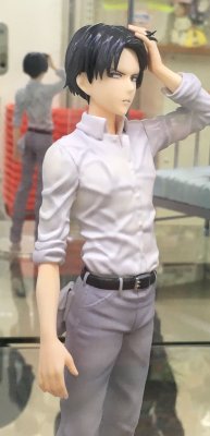 snkmerchandise:  News: Apricot Blossom Levi Figure (2018) Original Release Date: 2018Retail Price: TBA Apricot Blossom has unveiled previews of a new Levi figure to be released in 2018! The mold is based off of an old visual from the SnK season 1 promotio