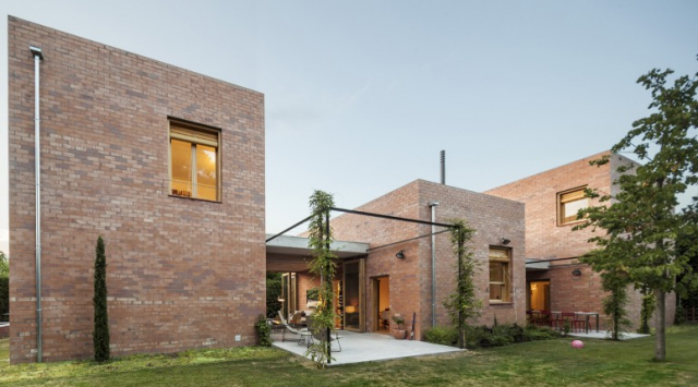 cjwho:  House 1101 by H Arquitectes | via In 2013, architects working at the Spanish