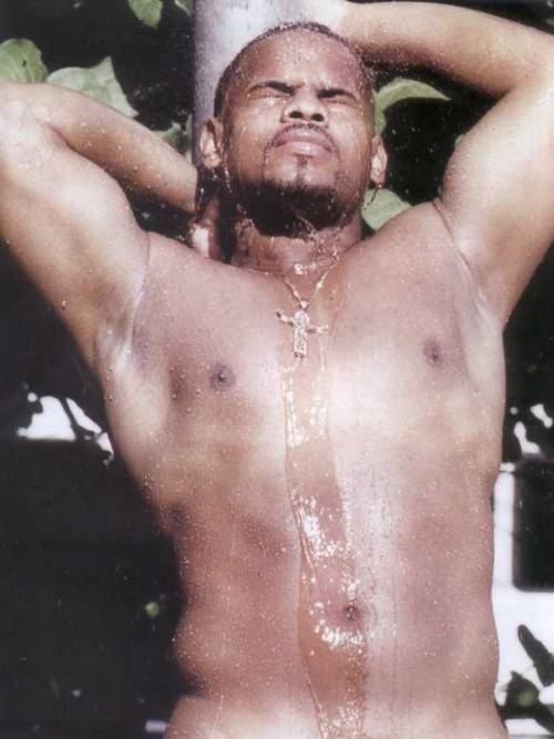 men2dope: loveforthethickman:  Oh the thickness  Oh my my !! NOT EVEN THAT THICK JUS SEXY!