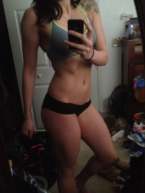 Young fitness babe Megan❤️