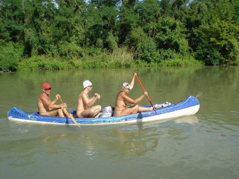 bysuar:  thehomenudist:  The weather has arrived, I have the canoes, now if I could