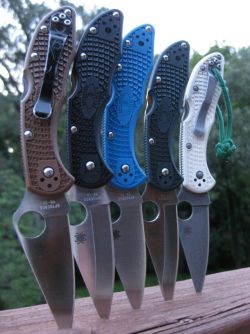 military-life:  Spyderco Tenacious Folding Knife 