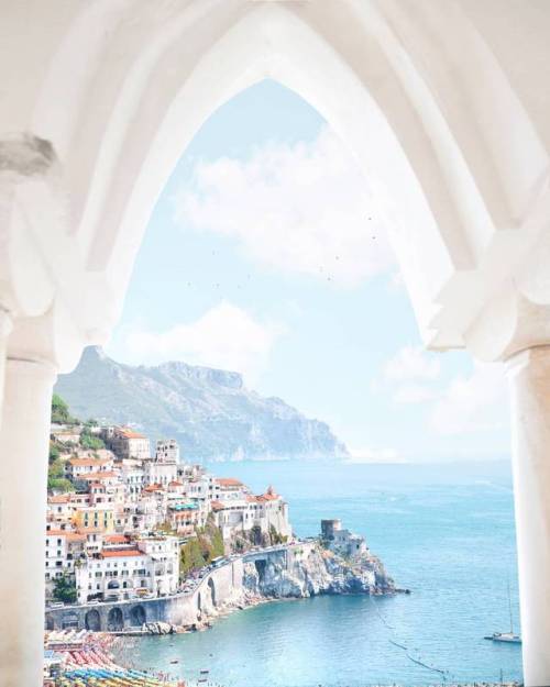 Costiera Amalfitana, Campania, Italia e Vernazza, Cinque Terre, Liguria, Italia by Gabriele Colzi