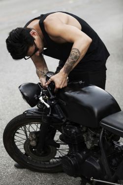 A few of my favorite things…men…tattoos…motorbikes…♥