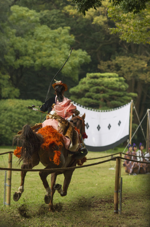 chinoiserie-mademoiselle:Yabusame – Horse Archery at Meiji Shrine