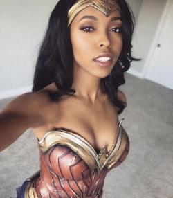 love-cosplaygirls:  Old but gold @Cutiepiesensei