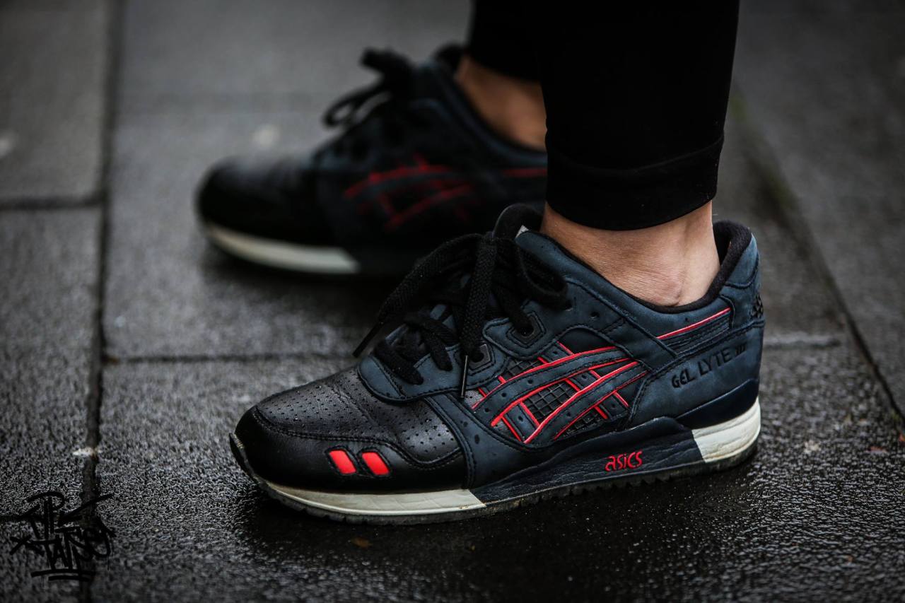 total eclipse asics gel lyte iii