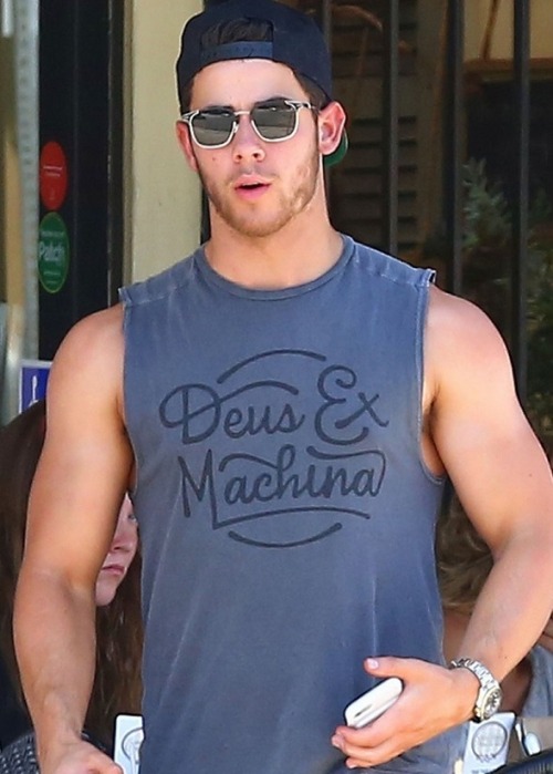  Nick Jonas at Sweet Butter Kitchen in Studio City, Calif. http://www.vjbrendan.com/2017/08/nick-jon