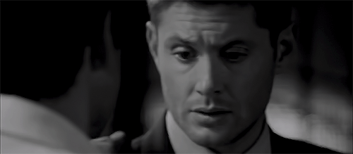 casclaire:  Wrong shoulder, wrong guy A.K.A Dean’s on to you, pal. 