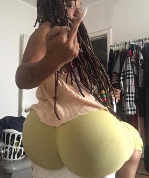 I wanna spread dat shit open and squeeze the whole bottle of lotion out in dat ass crack and start f