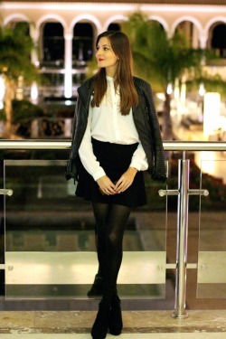 fashion-tights:  So classic, so basic Blouse