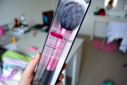 fishtailinq:  getting new makeup brushes