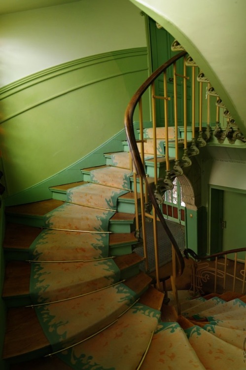 cair–paravel:Castel Béranger, a residential building in Paris, designed by Hector Guima