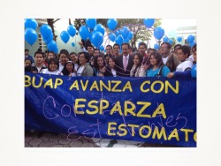 A. Esparza llegando a Estomatología