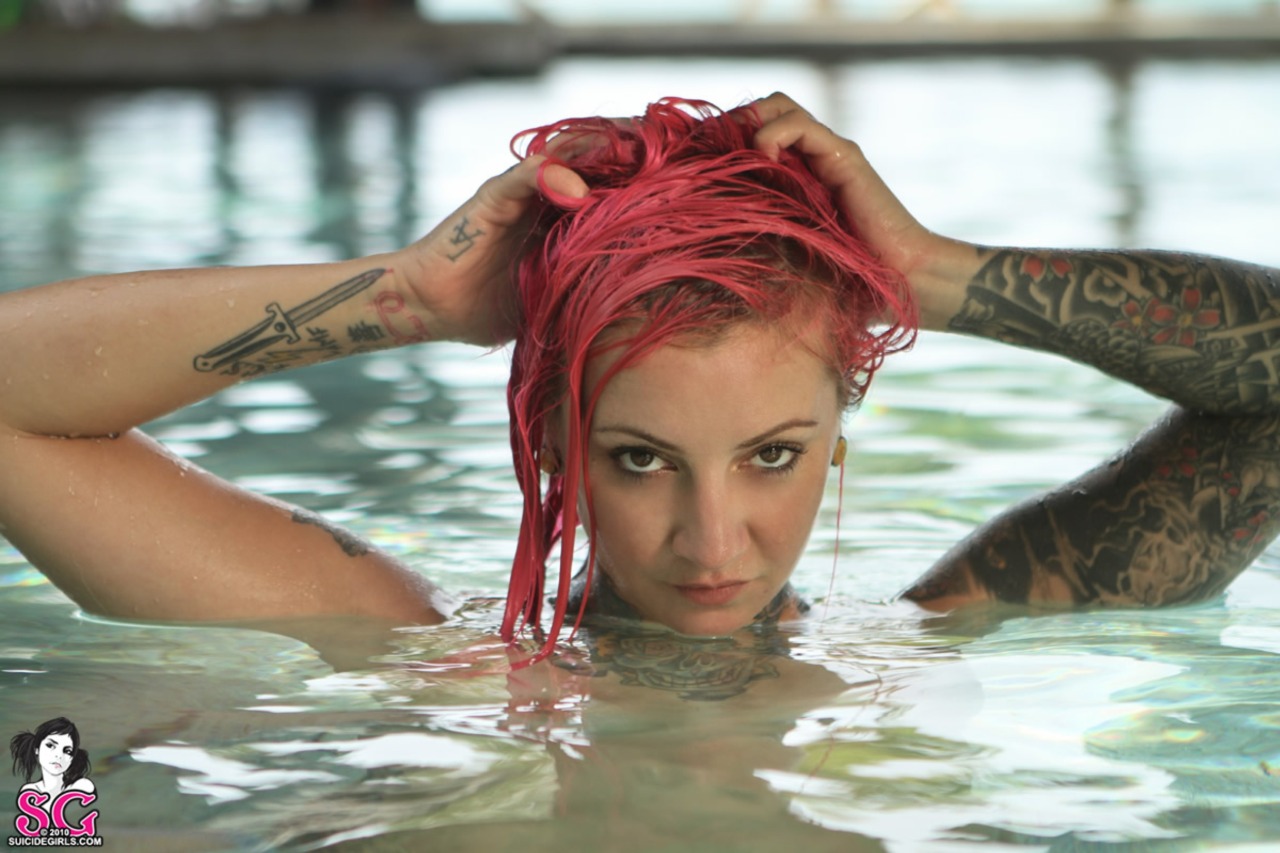 past-her-eyes:    Sawa Suicide sawa.suicidegirls.com Link to South African SuicideGirls