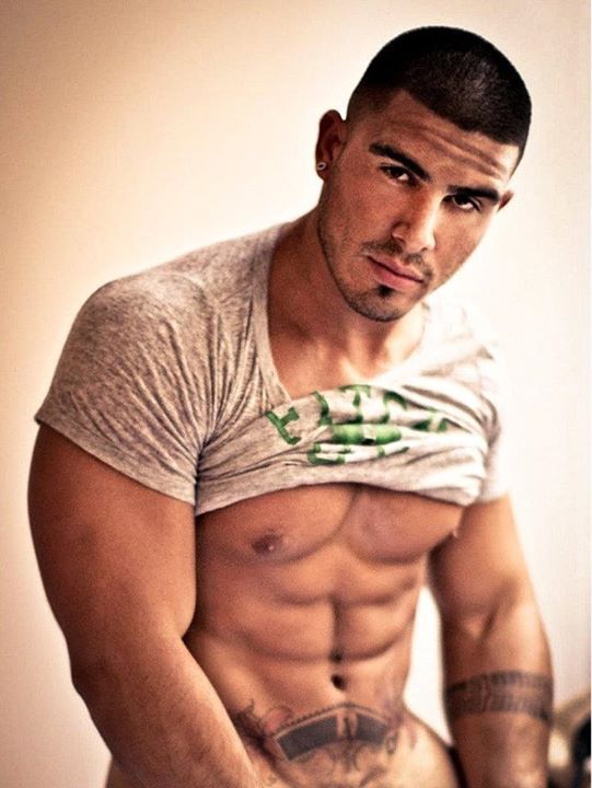 juseatthedamncake:  www.JusEatTheDamnCake.tumblr.com