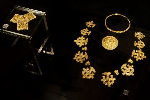 Viking gold jewellery - Hiddensee treasure. Belonged to the family of the Danish King, Harald Gormss