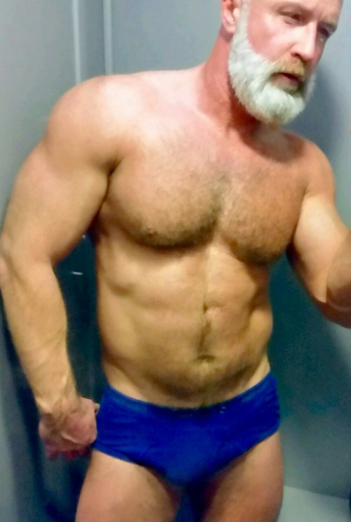 #muscled #silver #dad #dilf #bulge