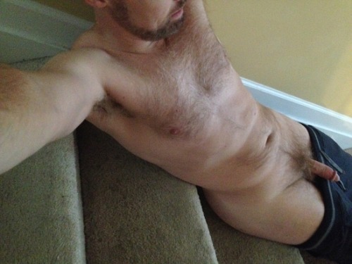 naturalhairyguys:  Hot furry man
