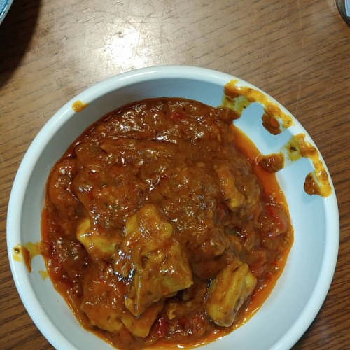 カルディで売っている瓶詰めのカレー（辛口） おいしかったよー #カルディ https://www.instagram.com/p/B8oAmExAw9H/?igshid=1eeukykc00eq3