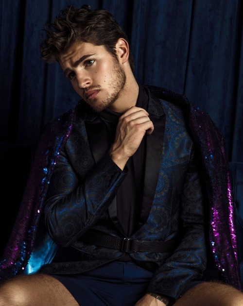 hotfamousmen:  Gregg Sulkin