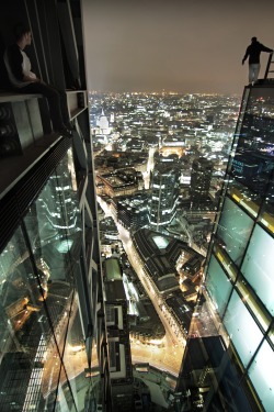 r2–d2:  Leadenhall cityescape by (Toby Segar) 