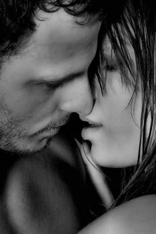It&rsquo;s my life&rsquo;s desire to seduce you &hellip;. Everyday 💋