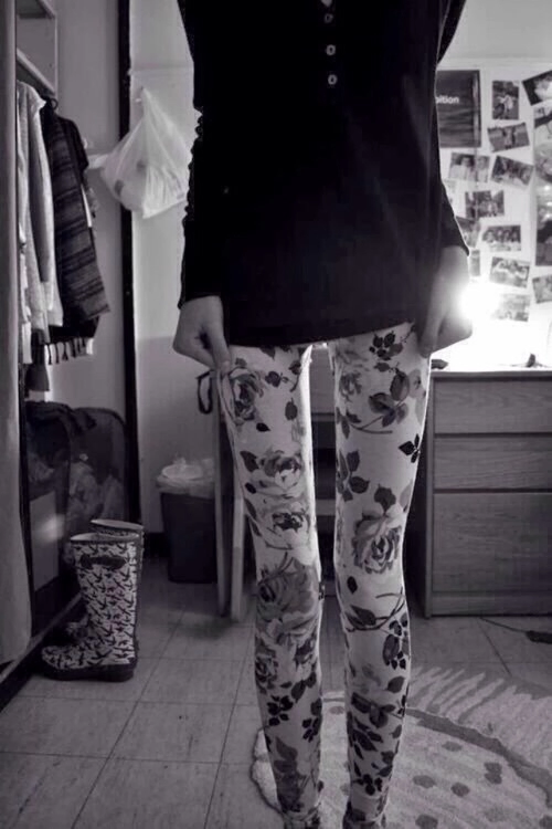 my-melancholy-musical:  Feet Together  Thighs Apart That’s the way To win their