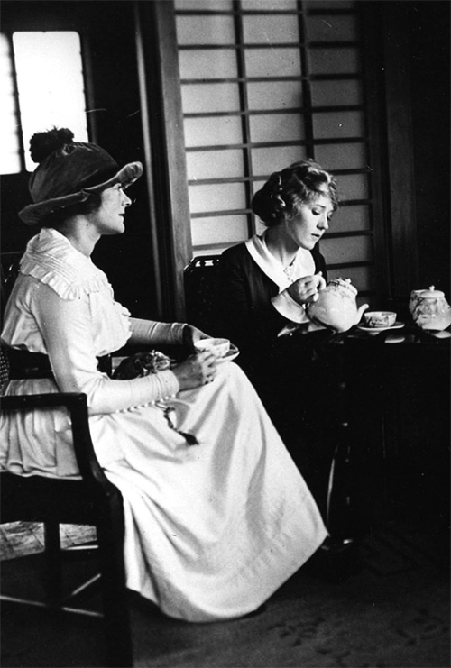 Mary Pickford and Frances Marion at Mary&rsquo;s dressing room cottage, 1917.