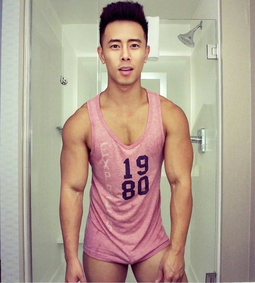 ivanxlavender: nanrensg:@keithietru He worked out very hard to transform into a muscled heartthrob! 