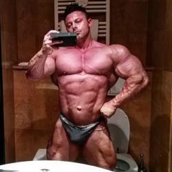 mattiavecchiofficalifbbpro:111kgs of pure muscle