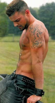 sexynekkidmen:  provacotiveman:  Ricky Martin  ¡Feliz cumpleaños! 24 December 1971 &ldquo;Thank you&rdquo; to my great followers and everyone who posts and reblogs terrific pics of gorgeous guys on Tumblr. Follow Sexy Nekkid Men for a daily hot