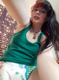 theamimercury:  I’m on @myfetishlive and I’m DIAPERED! Come see! https://www.myfetishlive.com/exec?pf=4