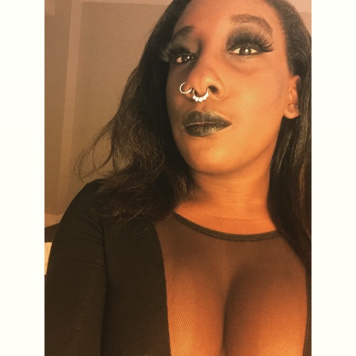 almightykingdre:  taint3edcakes:  Here’s my 2k15 selfies  I’ve cut my hair like three times this year and it kept growing back. Here’s to another fucking year of good hair !  😍😍😍🍫💦👅