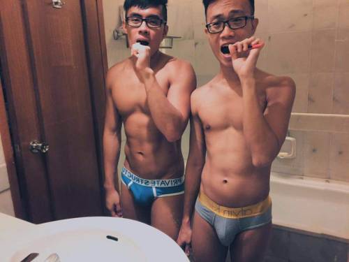 icyman89: Bedtime #devintan #aeonwong