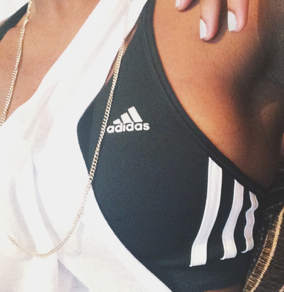 vintagedollrisa:   Obsessed with my new adidas sports bra 👋✨ 