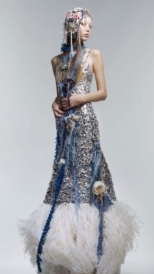 lesliaisonsdemarieantoinette:Sara Grace in Chanel Haute Couture. Photographed by Nick Knight.